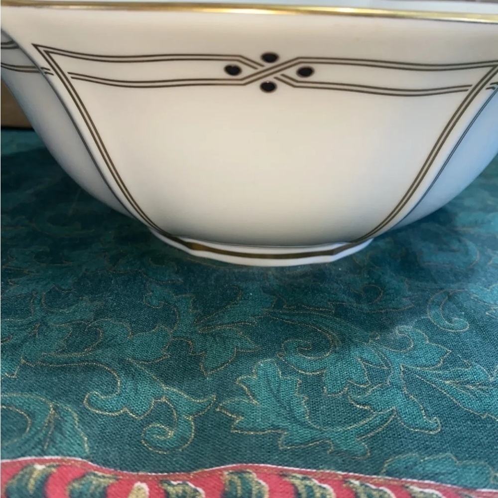 Lenox serving‎ bowl